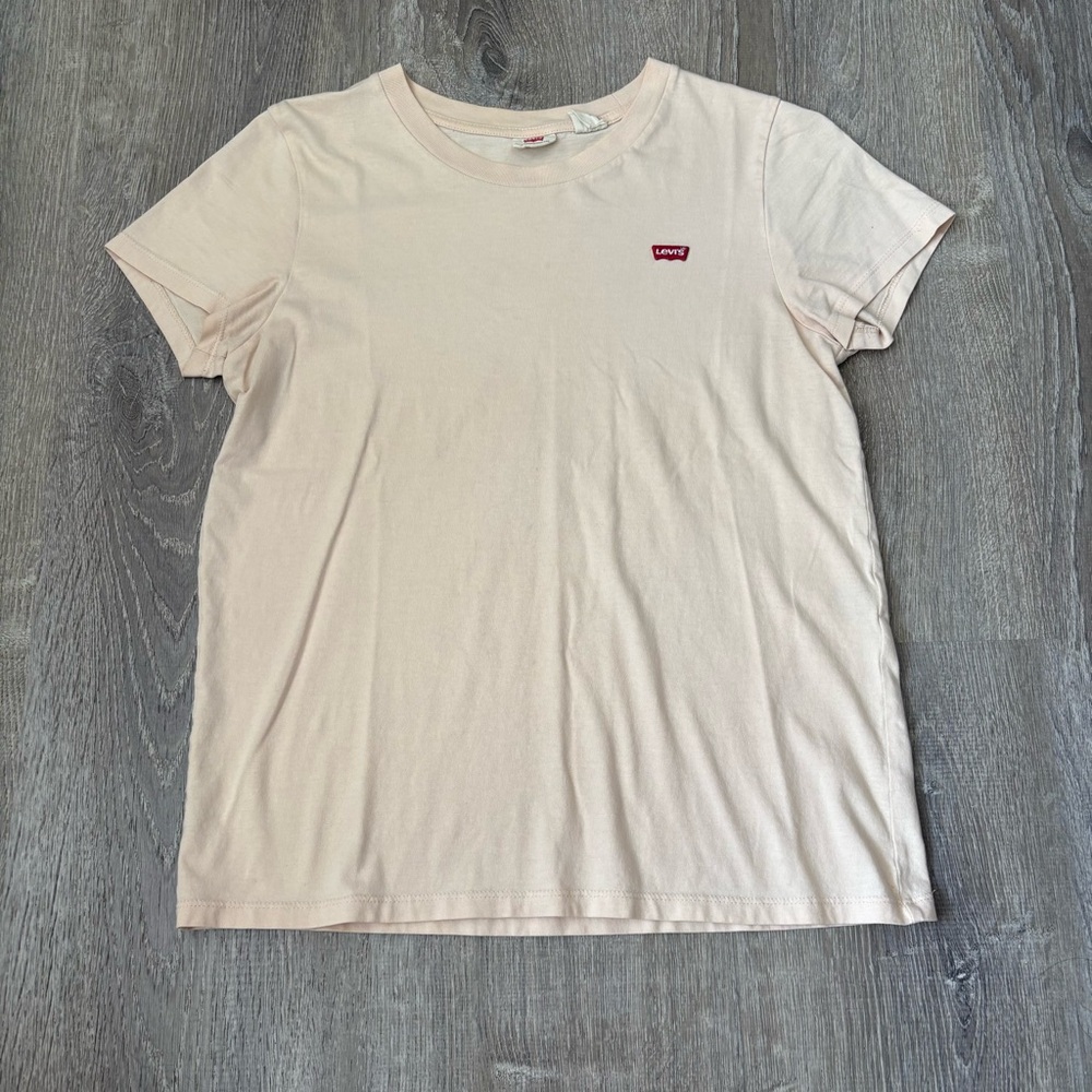Levi's Soft Pink/Peach T-shirt with Red Logo Patch